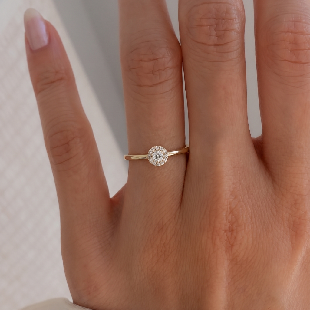 Éclat Moissanite Ring