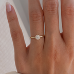 Éclat Moissanite Ring