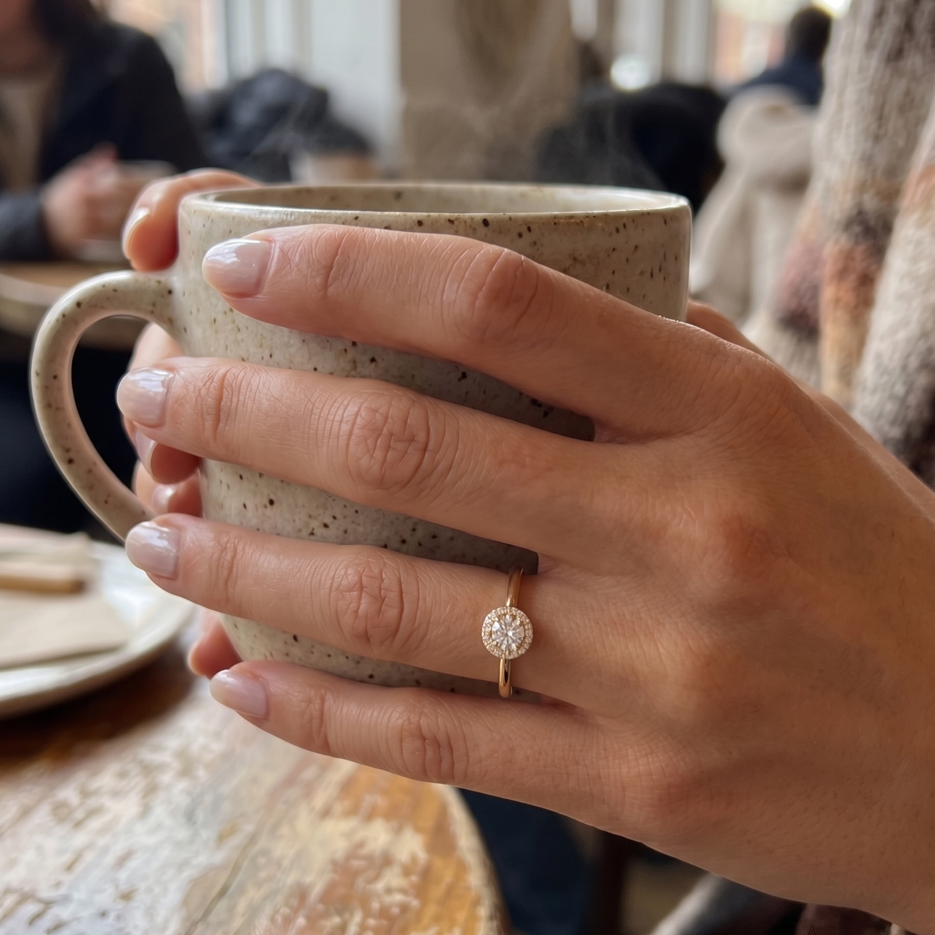 Éclat Moissanite Ring