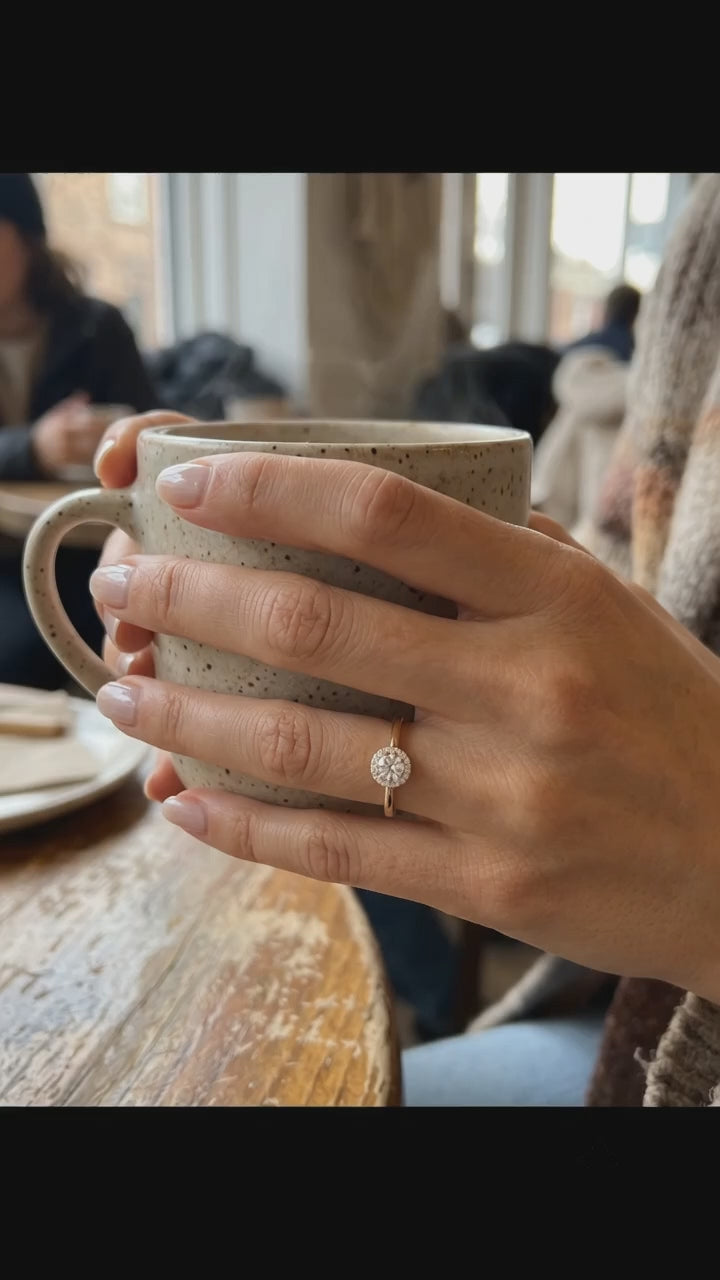 Éclat Moissanite Ring